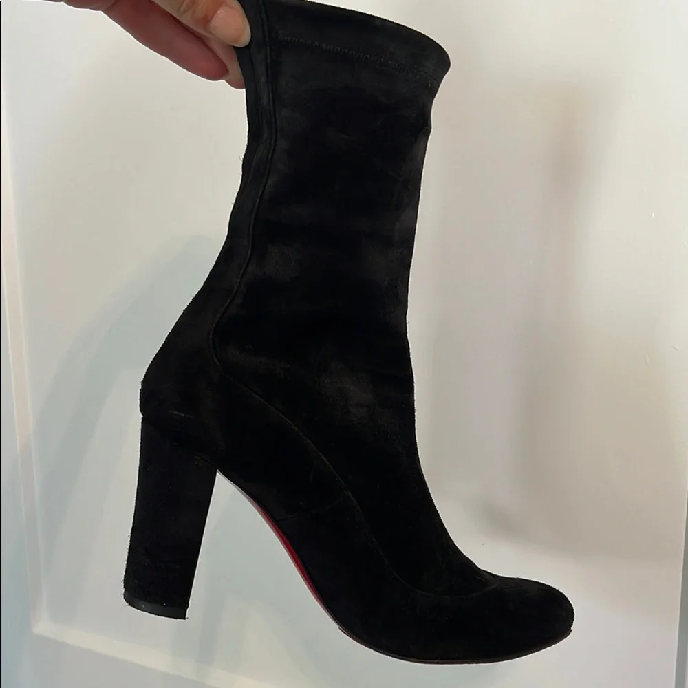 Elegant Black Women's Boots - Picture 9 of 16
